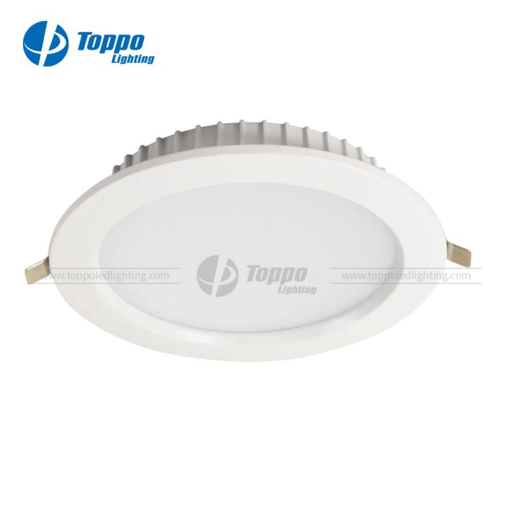 Perumahan Die-Case Sebagai Haba Sink Tricolor LED Down Light